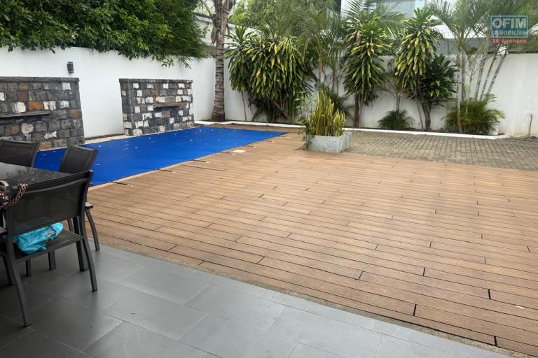 For sale recent villa of contemporary architecture near Grand Baie in a secure residence.