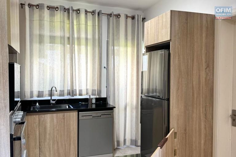 Sale Apartment BEAU BASSIN - ROSE HILL - QUATRE BORNES – photo 8 of 12 – Fitted kitchen
