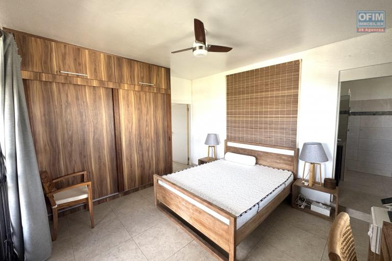 Flic à Flac for sale magnificent penthouse accessible to foreigners 3 bedrooms with a splendid view shared swimming pool 5 minutes walk from the beach and shops in a quiet area.