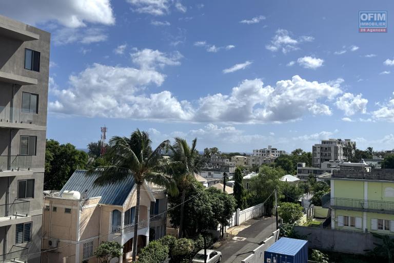 Flic à Flac for sale magnificent 3 bedroom penthouse with a splendid view shared swimming pool 5 minutes walk from the beach and shops in a quiet area.