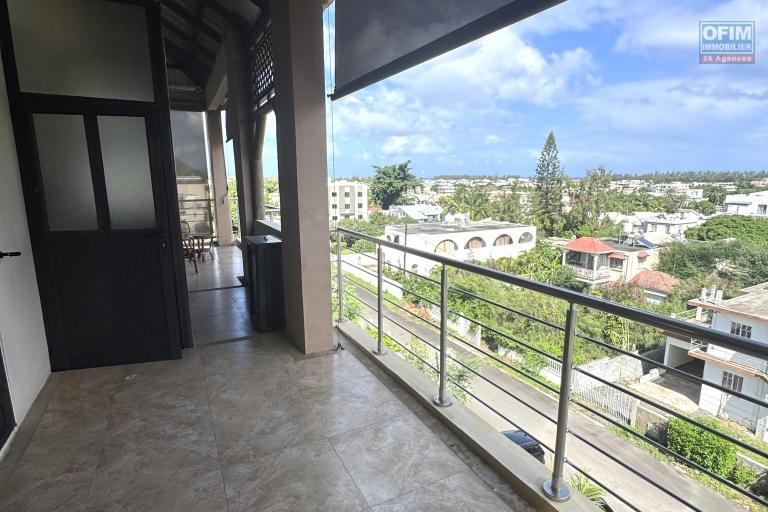 Flic à Flac for sale magnificent 3 bedroom penthouse with a splendid view shared swimming pool 5 minutes walk from the beach and shops in a quiet area.