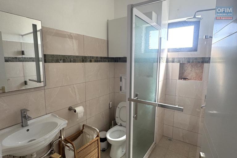 Flic à Flac for sale magnificent 3 bedroom penthouse with a splendid view shared swimming pool 5 minutes walk from the beach and shops in a quiet area.