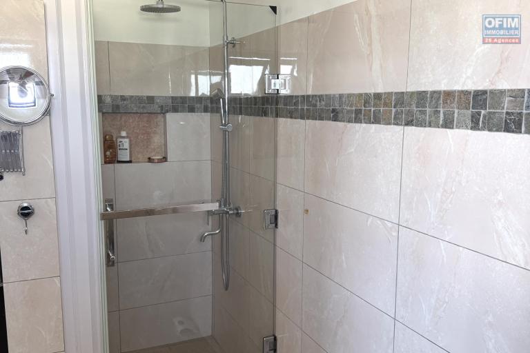 Flic à Flac for sale magnificent 3 bedroom penthouse with a splendid view shared swimming pool 5 minutes walk from the beach and shops in a quiet area.