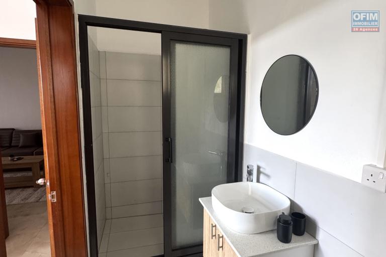 Flic en Flac for rent recent 2 bedroom apartment with swimming pool, gym, elevator and covered parking located in a secure residence.