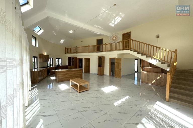 Flic en Flac for rent 4 bedroom penthouse with sea view in Flic en Flac