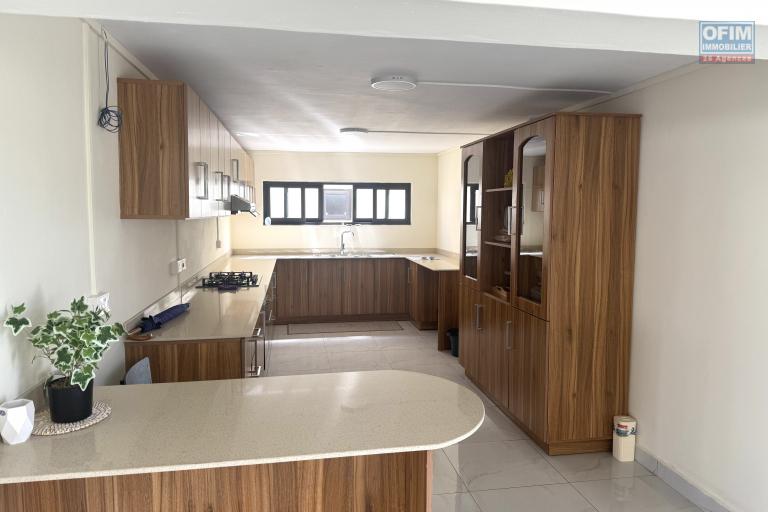Flic en Flac for rent 4 bedroom penthouse with sea view in Flic en Flac