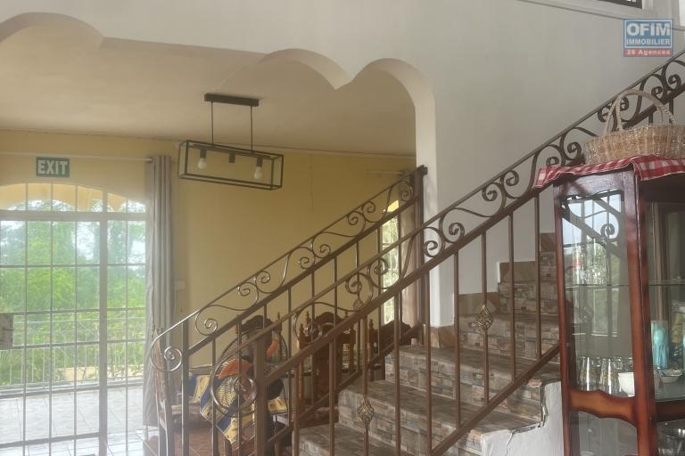 Large single-story apartment in a detached house - GOODLANDS
