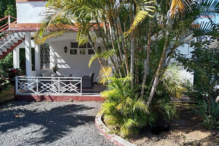 RENTAL in GRAND-GAUBE: Your Haven of Peace in the Heart of a Lush Garden - Charming Ground Floor of a Mauritian House - Ideal for Couples / Teleworking