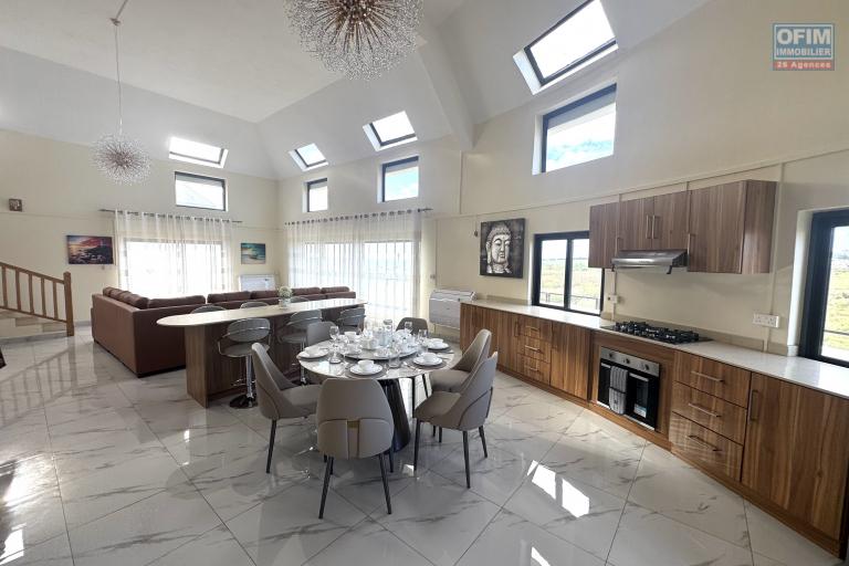Flic en Flac for rent 4 bedroom penthouse with sea view in Flic en Flac