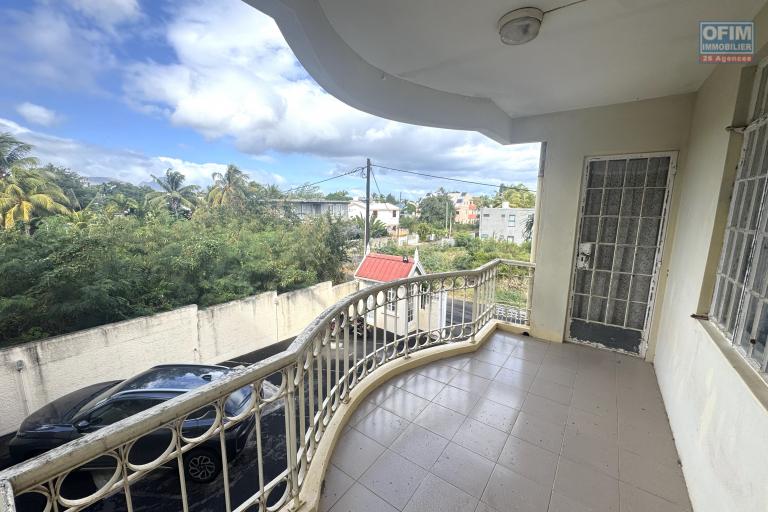  For sale in Albion – Pleasant 3 bedroom apartment with swimming pool, close to the beach
