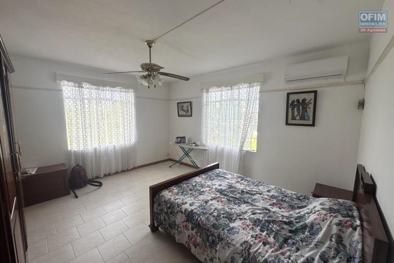  For sale in Albion – Pleasant 3 bedroom apartment with swimming pool, close to the beach