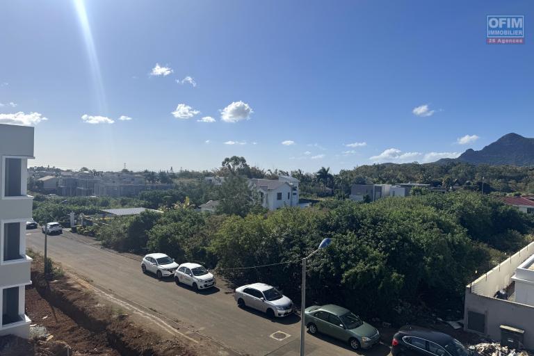 Ebene  – For rent Superb modern 3-bedroom apartment, ideally located in the heart of Ebene, in a new, secure residence with parking.