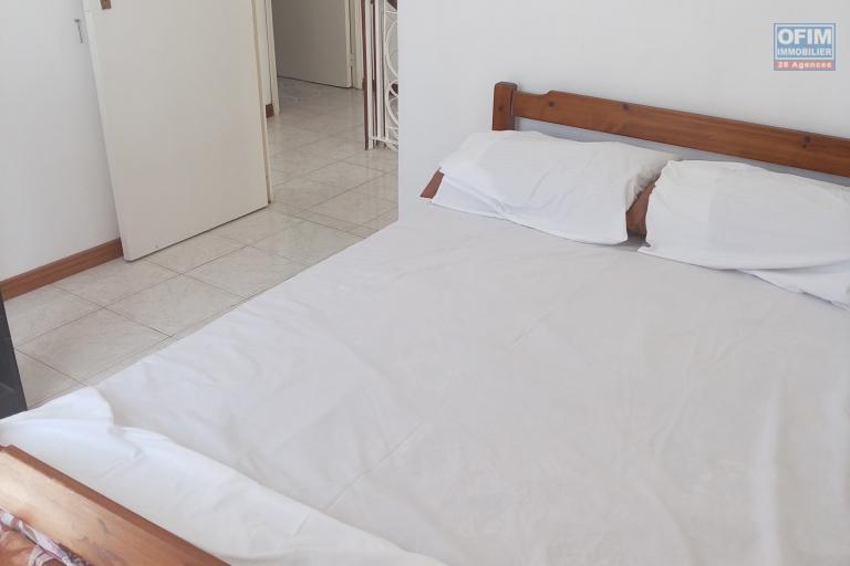 Discover this 3-bedroom duplex house, nestled in a secure, family-friendly complex, with a shared swimming pool and vast green spaces in Pereybere.