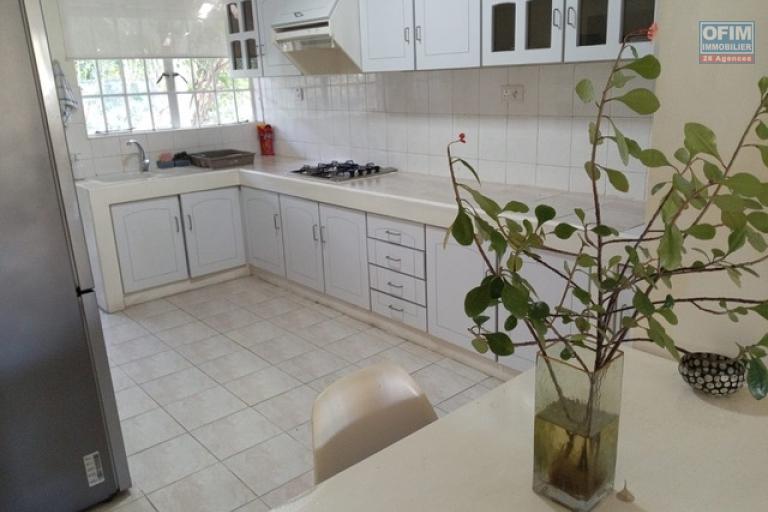 FOR RENT – WATERFRONT VILLA IN SECURE RESIDENCE IN POINTE AUX BICHES