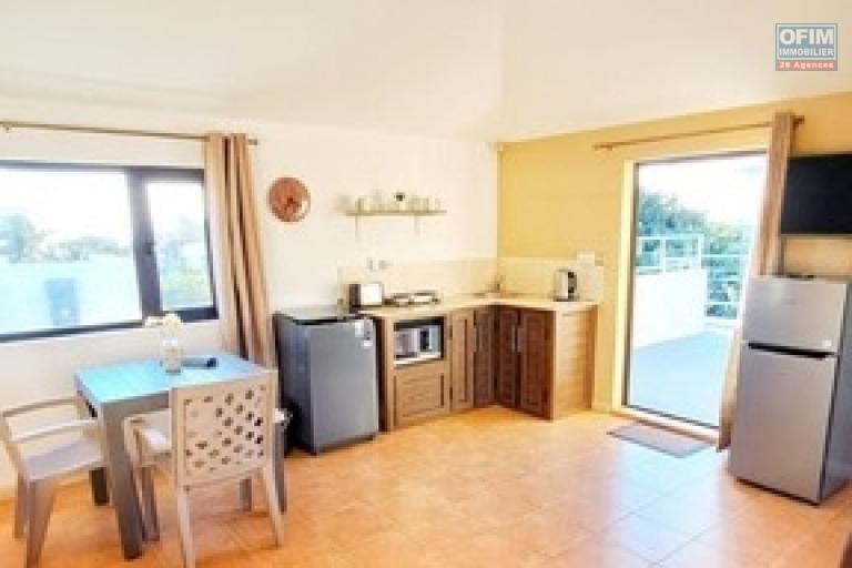 Sale House / Villa GRAND GAUBE - CALODYNE – photo 6 of 15 – Fitted open-plan kitchen