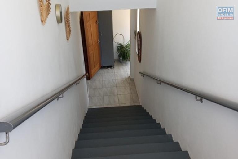 Sale House / Villa GRAND GAUBE - CALODYNE – photo 6 of 12 – Staircase
