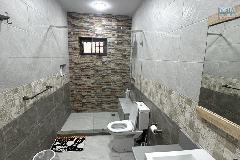 Flic en Flac, pleasant and recently built 2-bedroom apartment for rent, located on the ground floor in a quiet area, 200m from the beach.