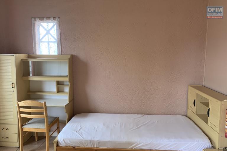 Tamarin, charming 3-bedroom duplex for rent located in a secure residence with communal swimming pool and a large, quiet park.