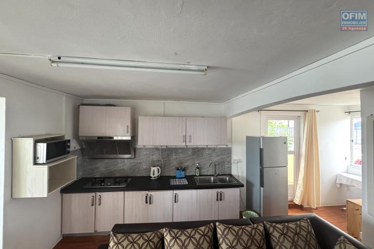 Flic en Flac, 2-bedroom apartment for rent with unobstructed views, communal swimming pool and 1 parking space.