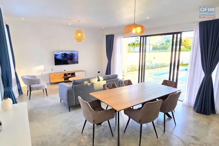 La Gaulette – For rent: superb recent contemporary villa with swimming pool, in a quiet environment.