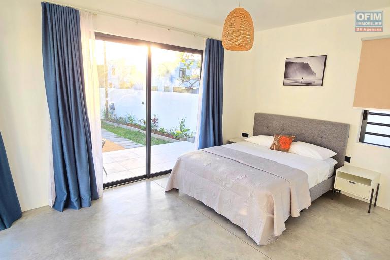 La Gaulette – For rent: superb recent contemporary villa with swimming pool, in a quiet environment.