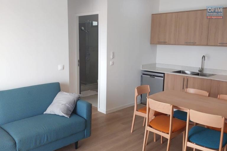 Tamarin – For rent, beautiful recent 2 bedroom apartment Located in the heart of the Smart City of Tamarin, this modern apartment offers an ideal living environment.