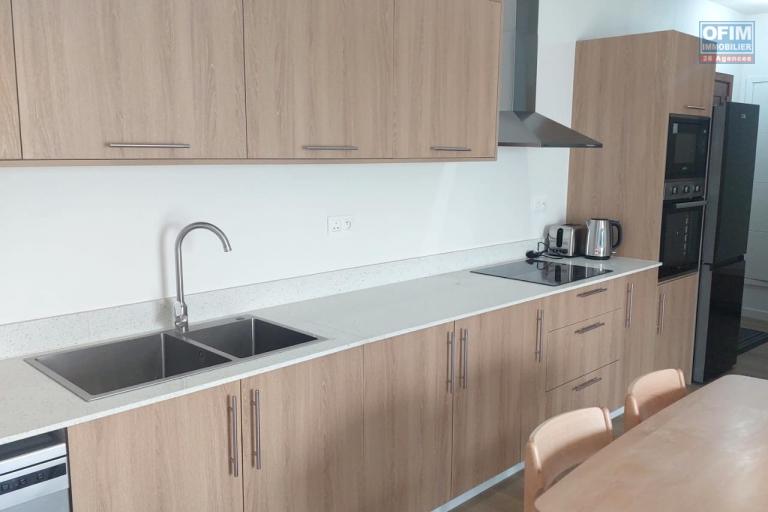 Tamarin – For rent, beautiful recent 2 bedroom apartment Located in the heart of the Smart City of Tamarin, this modern apartment offers an ideal living environment.