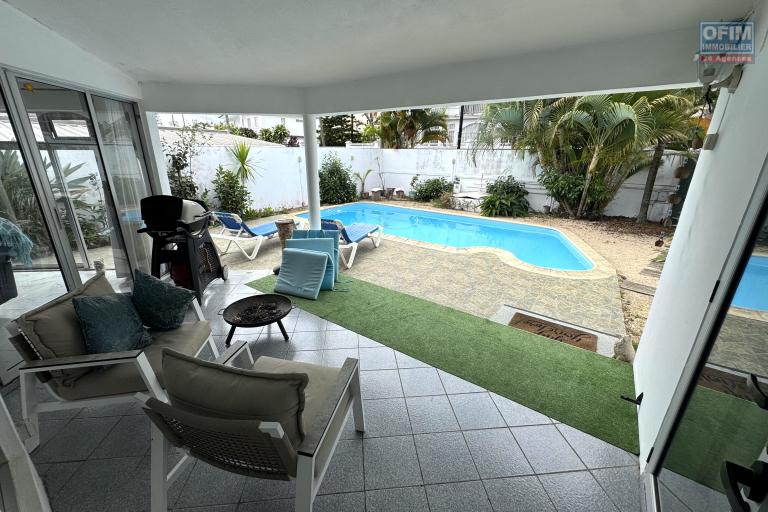 Roches Brunes – For sale: charming villa with garage, swimming pool and independent studio