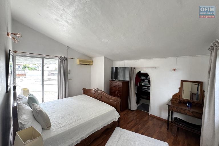 Roches Brunes – For sale: charming villa with garage, swimming pool and independent studio