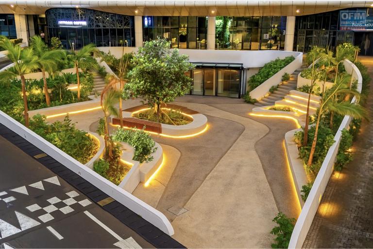 The new benchmark for modern work in Ebony