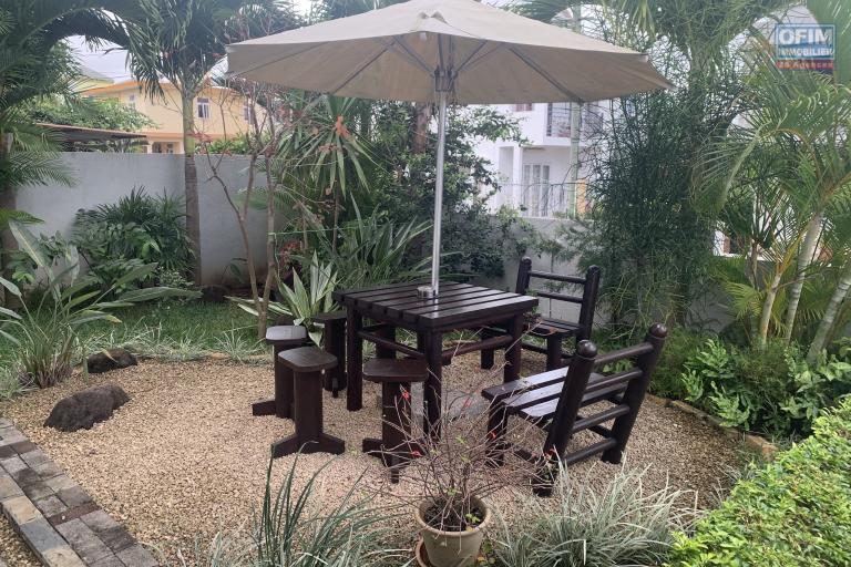 Flic en Flac - 3 bedroom apartment for rent, located on the first floor in a quiet area.