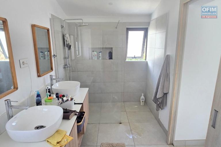 Tamarin – For rent: Stunning contemporary 4-bedroom villa with pool, close to everything