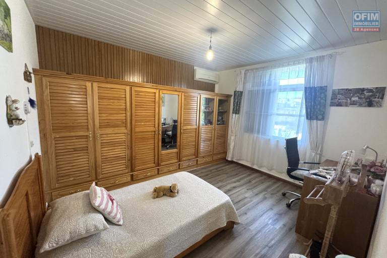 Cascavelle For sale: Set of 2 houses totaling 7 bedrooms, with garage