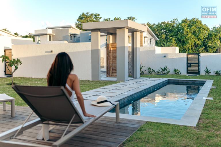 Tamarin fro sale villa 4 bedrooms with pool accessible to foreigners, 5 minutes from the beach.