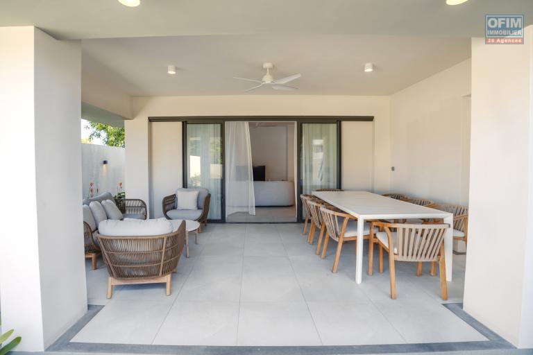 Tamarin fro sale villa 4 bedrooms with pool accessible to foreigners, 5 minutes from the beach.