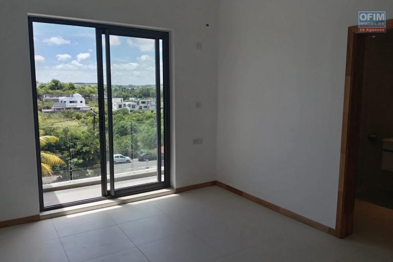 FOR SALE – NEW PENTHOUSE 180 m² ACCESSIBLE TO FOREIGNERS – GRAND BAIE CENTER