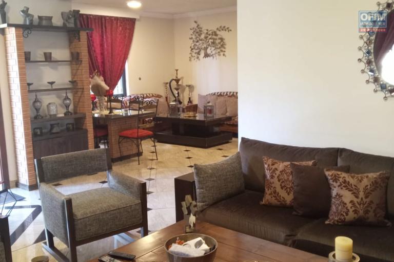 FOR RENT – Large, unique villa full of charm | 3 floors + rooftop | 3 to 4 bedrooms | Independent studio