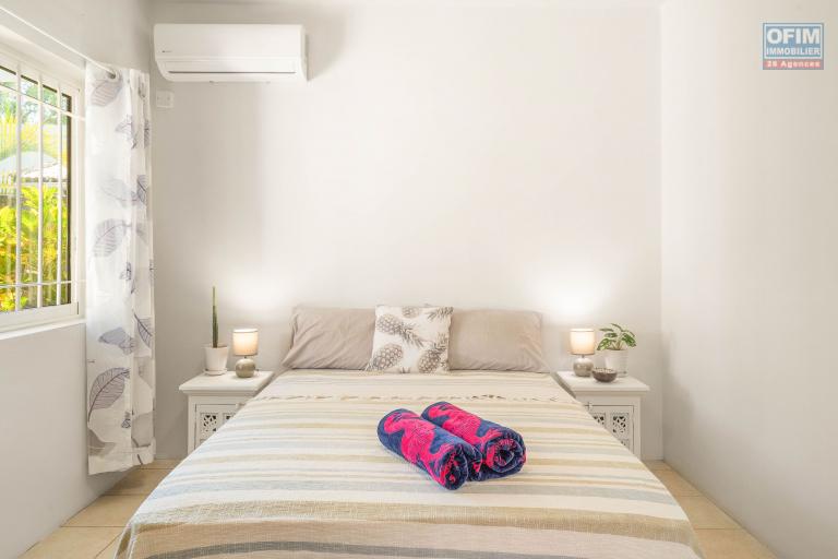 Rental House / Villa GRAND BAIE - PEREYBERE - POINTE AUX CANONNIERS – photo 9 of 11 – Bright bedroom