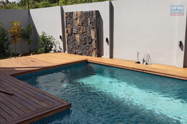 New contemporary villa in Pereybere – 6 bedrooms – Central swimming pool – Premium amenities