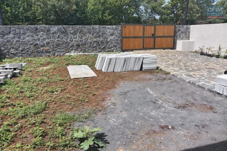 Seize a unique opportunity to acquire a spacious and modern villa in Grand Baie, in an exclusive program of 4 luxury villas.