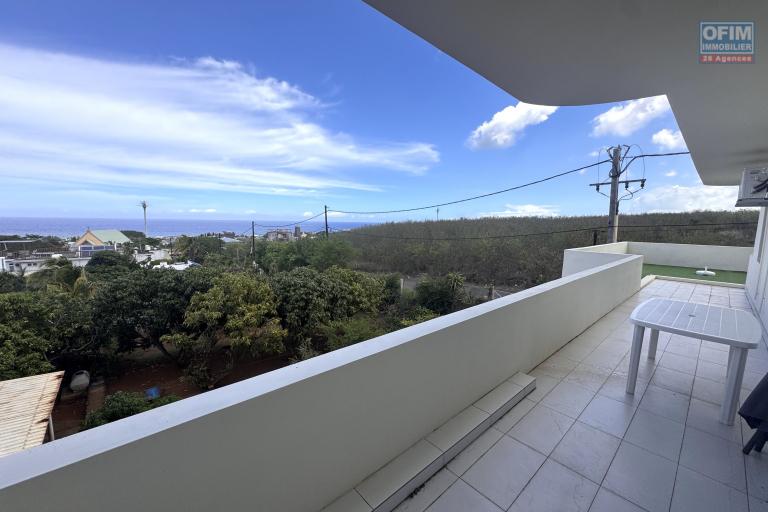 Rental Apartment FLIC EN FLAC - ALBION – photo 5 of 14 – Balcony with sea view
