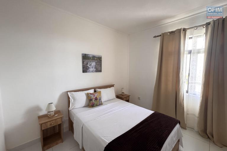 Rental Apartment FLIC EN FLAC - ALBION – photo 12 of 14 – Bright bedroom