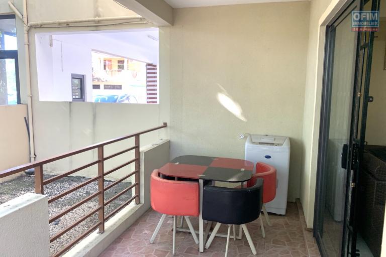 Flic en Flac, 2-bedroom apartment for rent with communal pool, located on the ground floor of a secure residence, 2 steps from the beach and shops.