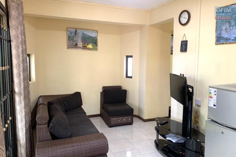 Flic en Flac, 2-bedroom apartment for rent with communal pool, located on the ground floor of a secure residence, 2 steps from the beach and shops.