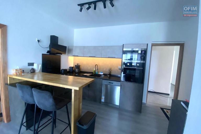 Rental Apartment FLIC EN FLAC - ALBION – photo 7 of 13 – Fitted open-plan kitchen
