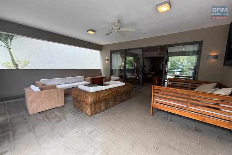 Rental Apartment GRAND BAIE - PEREYBERE - POINTE AUX CANONNIERS – photo 2 of 7 – Veranda