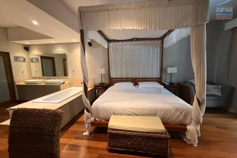 BAIN BOEUF: Stunning Balinese-inspired apartment &ndash; Sea view & beach access