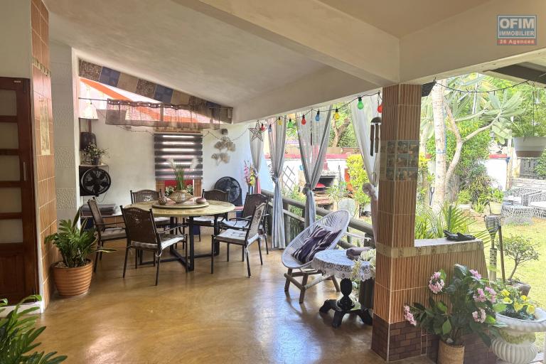  Albion &ndash; For sale, 4-bedroom family villa near the beach