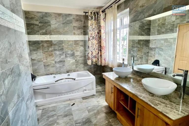 Charming three-bedroom villa with an office and swimming pool in a quiet location in Flic En Flac for rent.