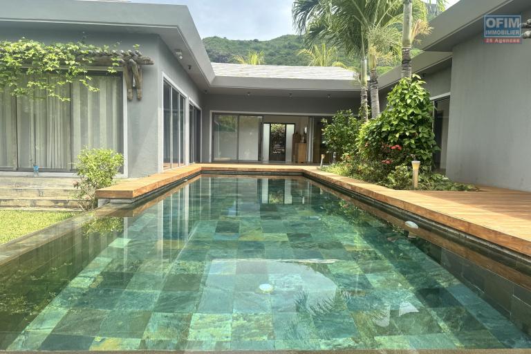 Tamarin – Mid-term rental. Pleasant 3-bedroom villa located in a residential, secure and peaceful area.